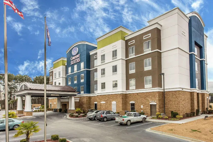 Comfort Suites Florence I-95 - Image 1