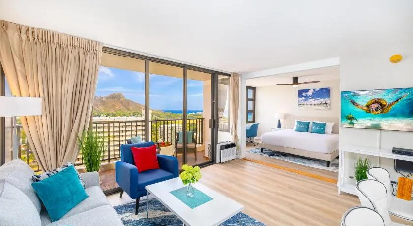 Fabulous Ocean & Diamond Head View with Pool & Parking - Image 1
