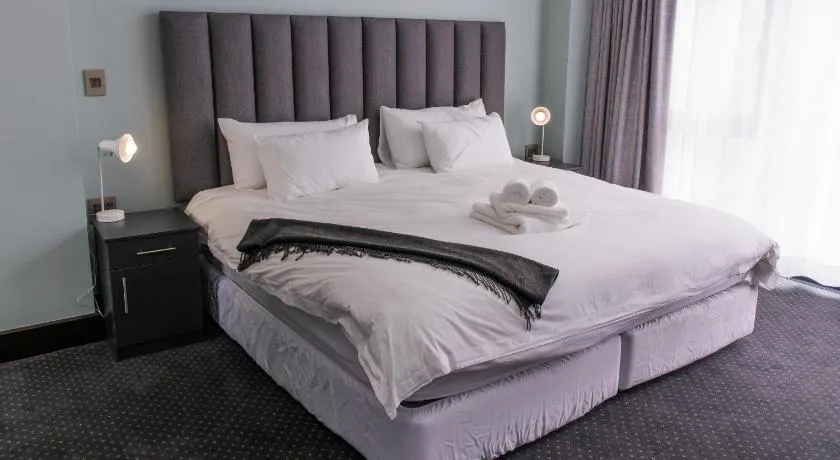 Waterfront Guest House - Image 1