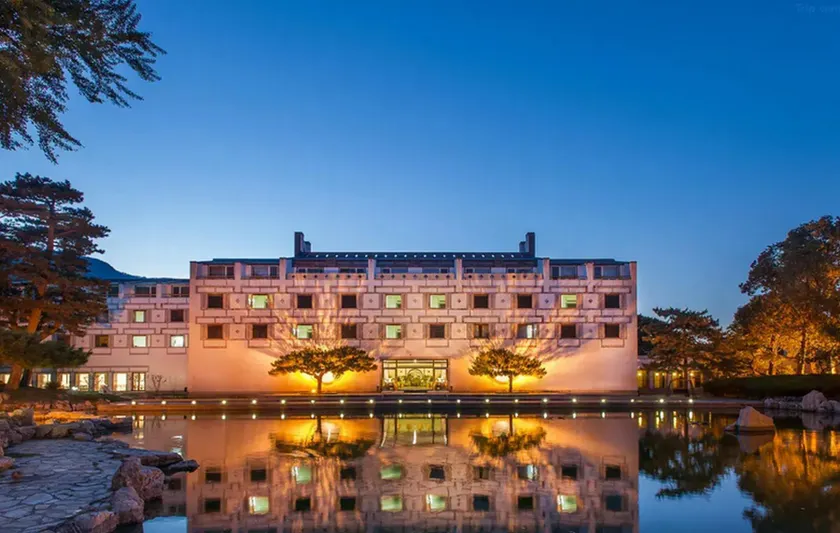 Fragrant Hill Hotel - Image 1