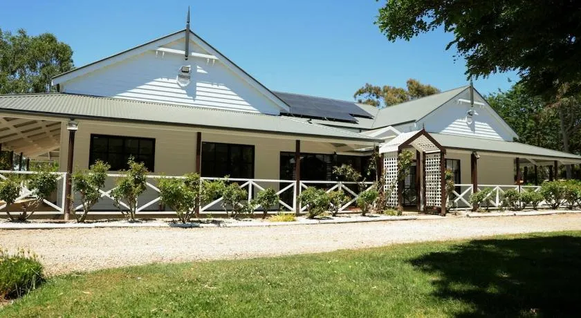 Four Bedroom house in Oakbank - Image 1