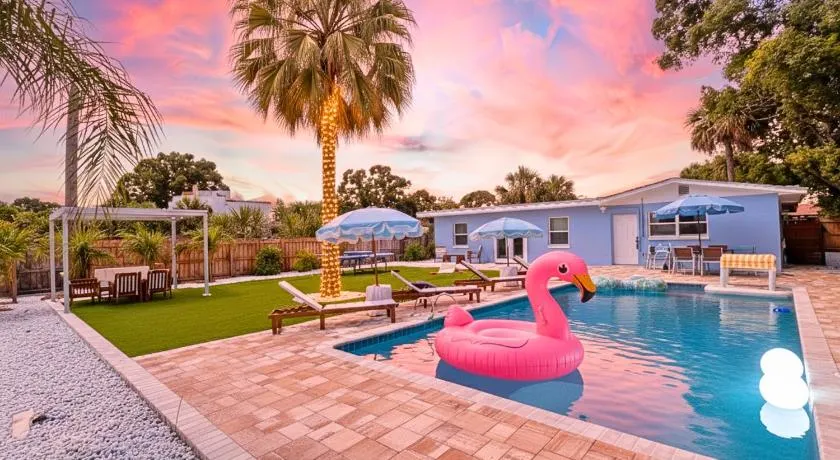 Poolside Paradise, Heated Pool, Cabana, PingPong, Alfresco, Sleep 12 - Image 1