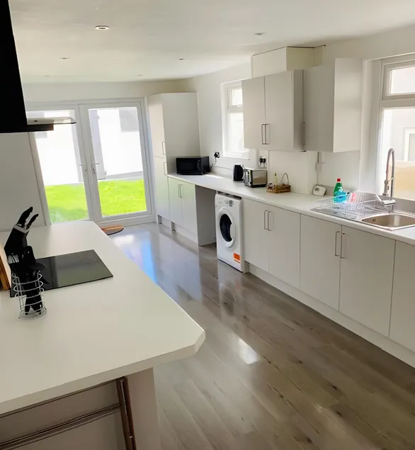 Barry Townhouse - Image 1