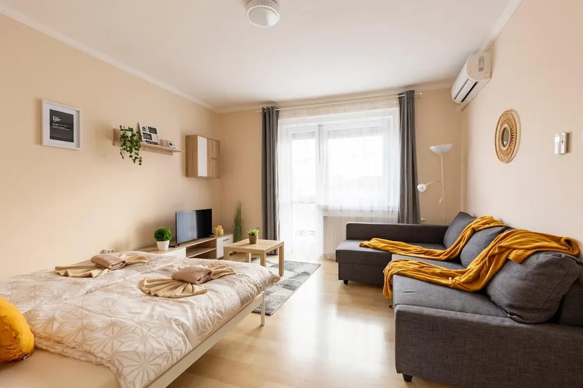 Modern Living Apartment - Free Parking - Image 1