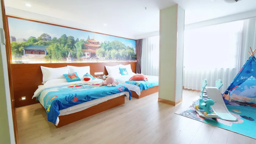 Yunnan Commercial Hotel - Image 1