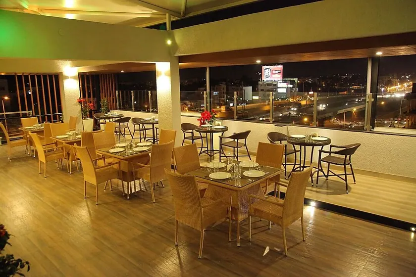 The Pommels Business Hotel - Image 1