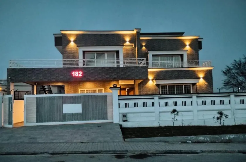 Islamabad Travelodge Guest House - Image 1