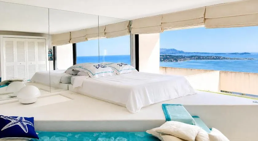 Le Loft Marin de Bandol with Sea View - Image 1