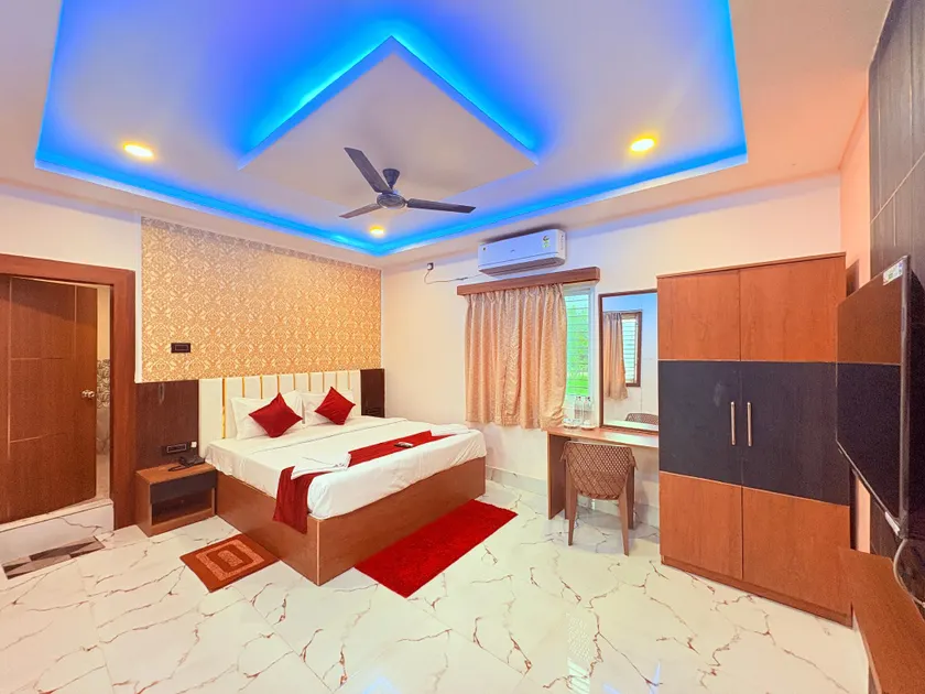 Hotel Shri Sudama Puri Near Sea Beach With Restaurant-Swimming Pool-Banquet-Lift Facility Fully Air Conditioning Room - Image 1