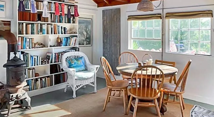 Elegant Nantucket Retreat on Village Way 3BR - Image 1