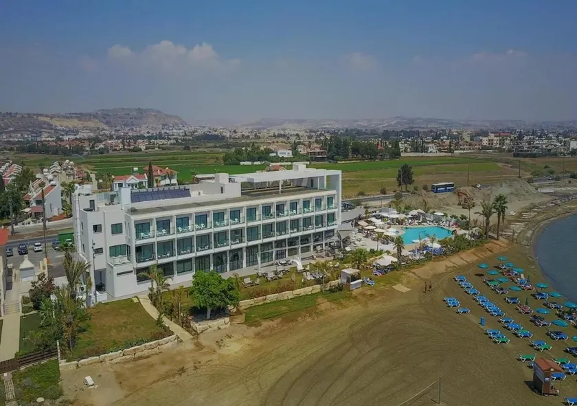 Lebay Beach Hotel - Image 1