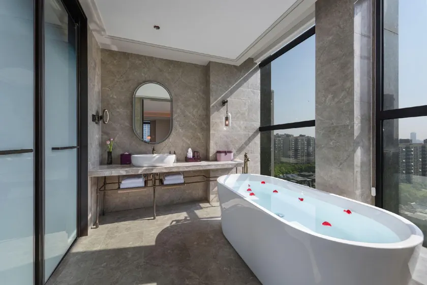 Mercure Nantong Railway Station - Image 1