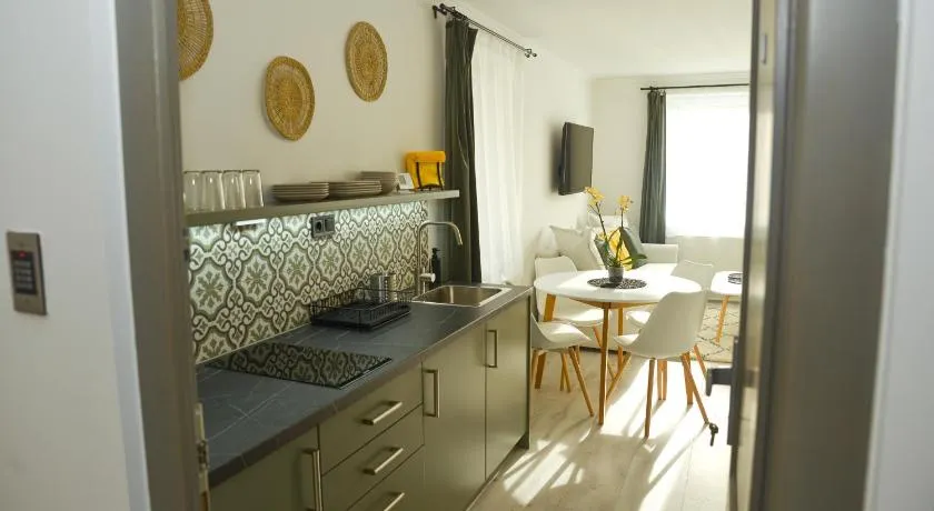 Raba92 Apartman House - Image 1