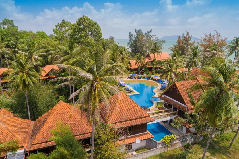 Coral Hotel Bangsaphan - Image 1