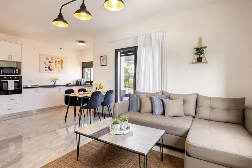 Stella Maris 3BR Vista Apartment  • Mountain View - Image 1