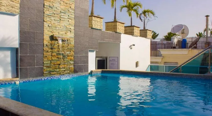 Modern and centric Apartment with pool and gym at Downtown - Image 1