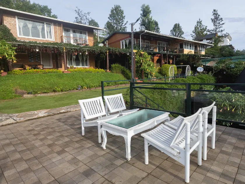 De Rock Jungle Living Resort - Image 1