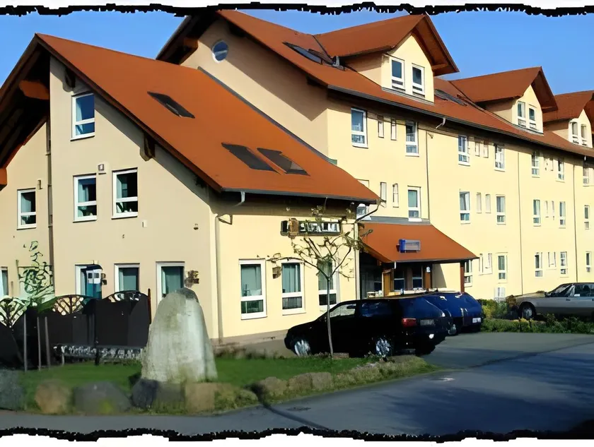 HOTEL PARQÉO im A66 - Image 1