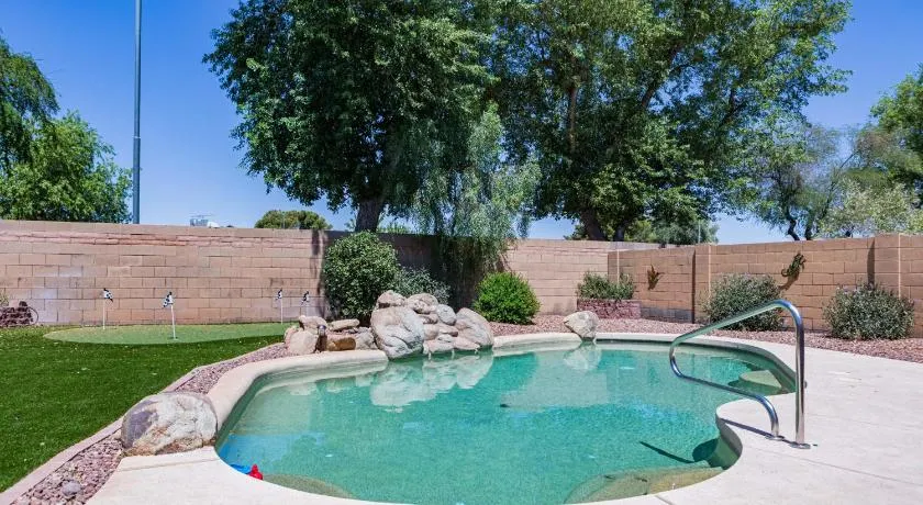 Sun Kissed Gem Pool Heater Golf Green AZ Room - Image 1