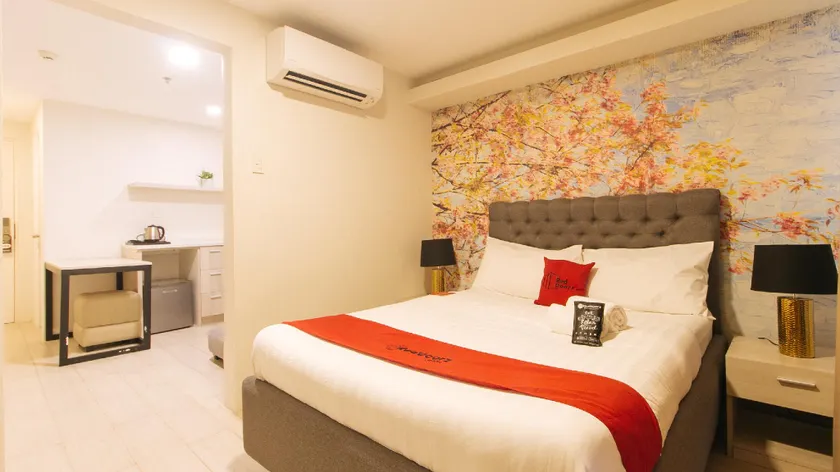 RedDoorz Plus at La Belle Residences Makati City - Image 1