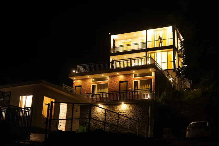 Magna Peak Holidays, Honeymoon Suite Rooms Munnar - Image 1