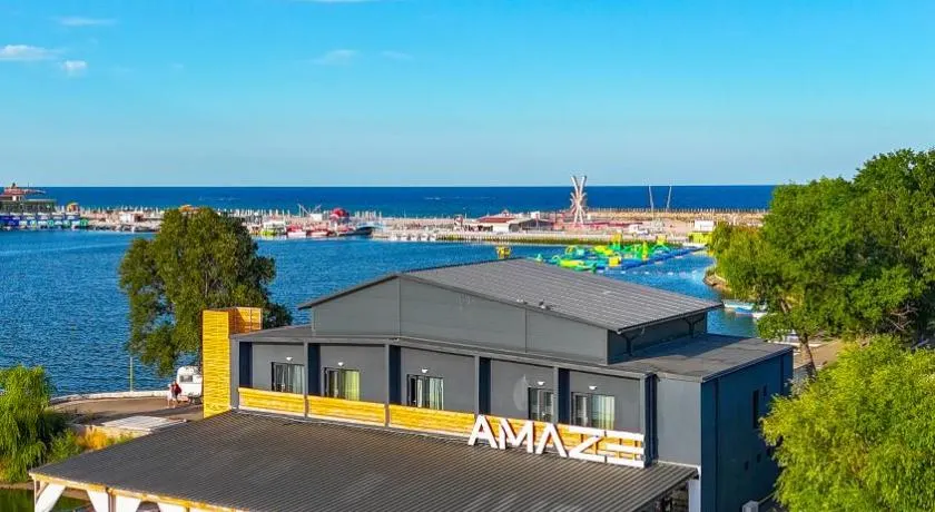 AMAZE Costinesti - Image 1