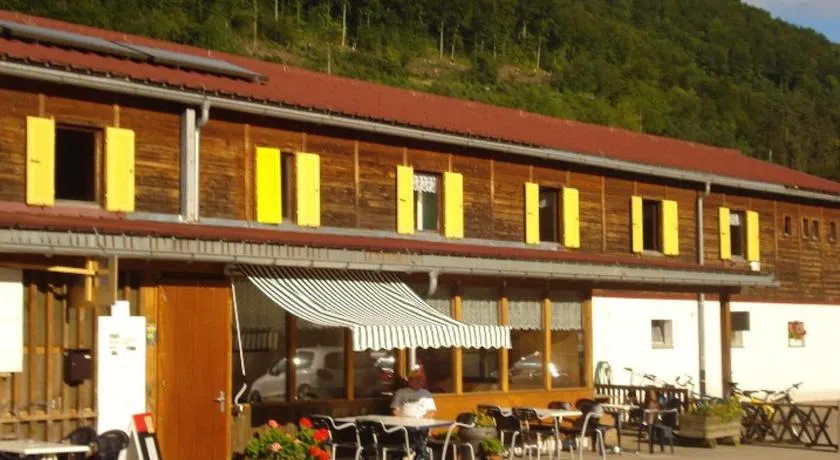 Hostel Le Chandelier - Image 1