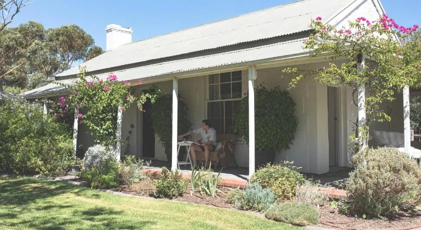 Way's Cottage - Image 1