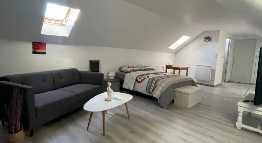 Chez Julie - Image 1