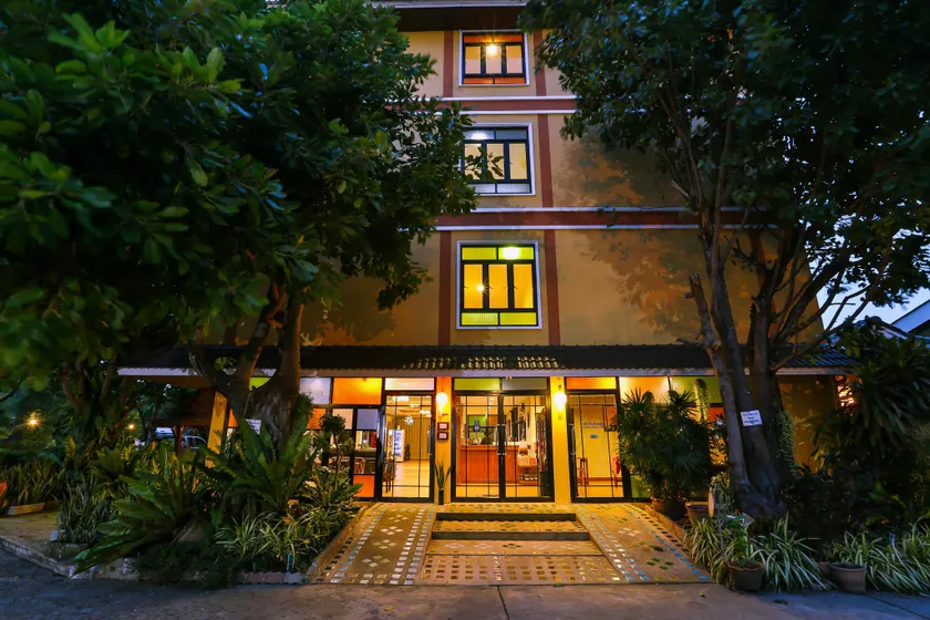 Boonme Heritage Hotel - Image 1