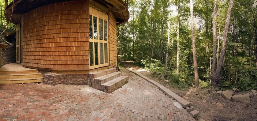 Lost River Hostel - Image 1