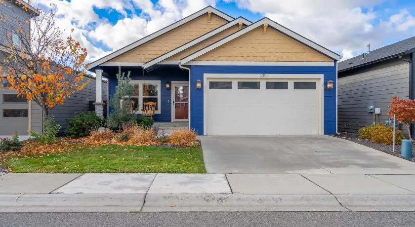 Gated Retreat, Sleeps 8, Professional Kitchen, Fireplace, DreamCloud Mattresses - Image 1