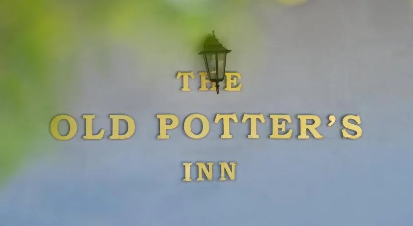 Old Potters Inn - Image 1