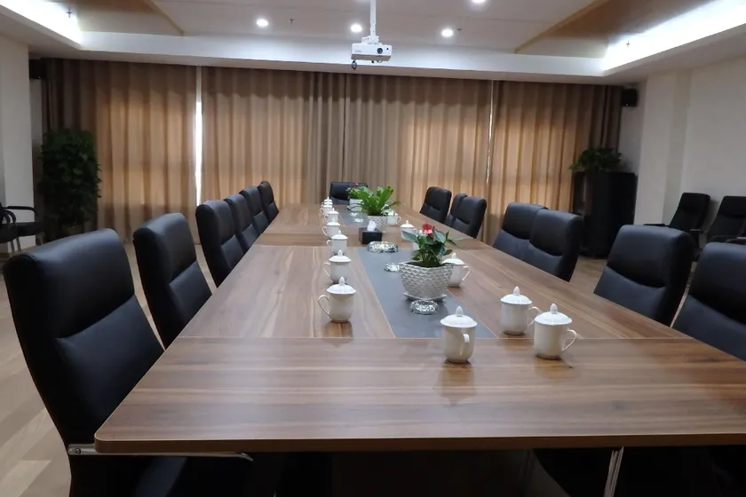 Yiyuan Business Hotel (Tianjin Hexiwu) - Image 1