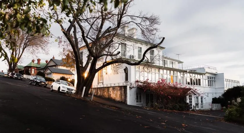 Battery Point Manor - Image 1