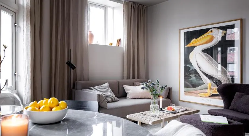 Hotel suite apartment - Image 1