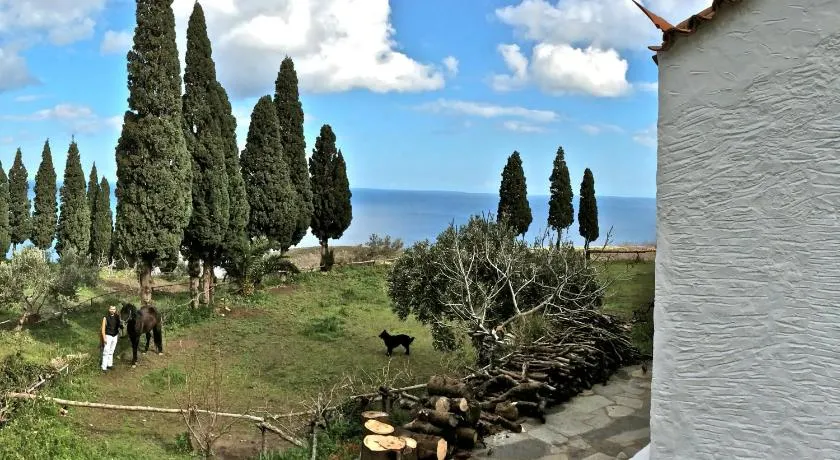 Strongilos Homestay - Image 1