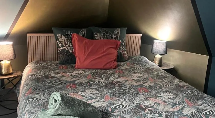 Suite La Clé de la Liberté Maison Like and Love 25m2 avec coin salon - Image 1