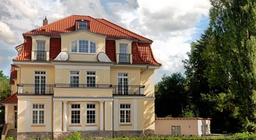 Hotel Dirks am Schloss - Image 1