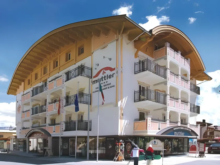 Hotel Garni Muttler Alpinresort & Spa - Image 1