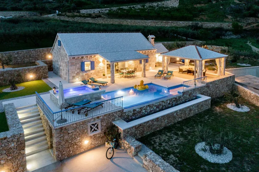 Villa Blue Sky - Image 1