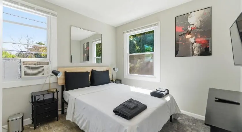 Comfortable 1 Bedroom Near Downtown ATL Sleeps 2 Free Parking - Image 1