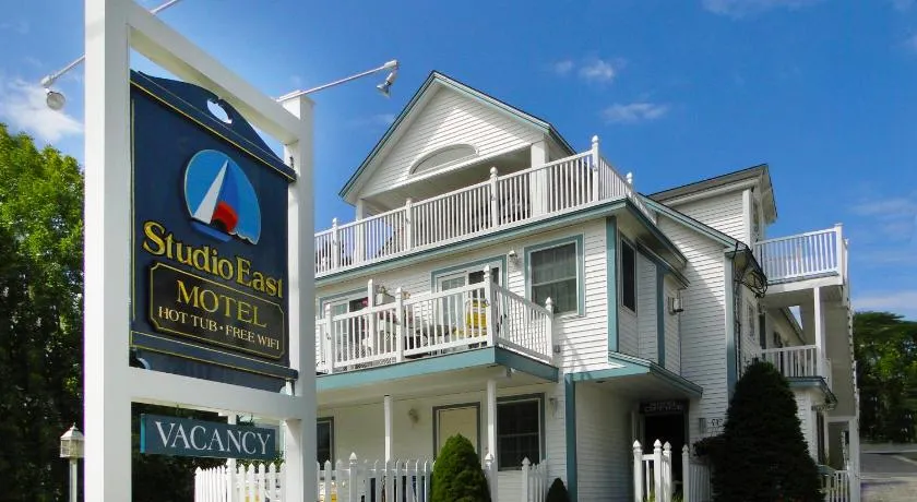 Studio East Motel - Image 1