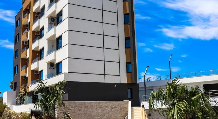 Eagles Apartments & Suites - Image 1