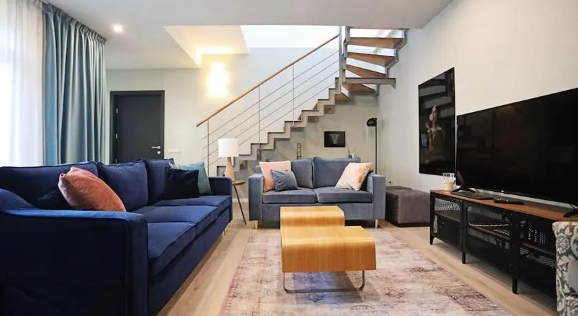 Moft Loft. Lovely, comfy apartment. - Image 1