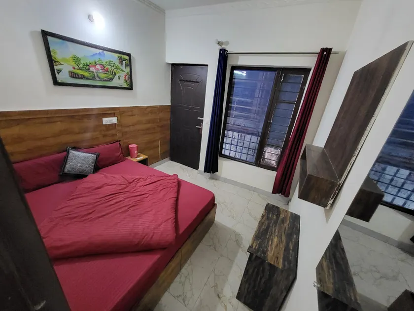 Hotel Gayatri Gaurikund - Image 1