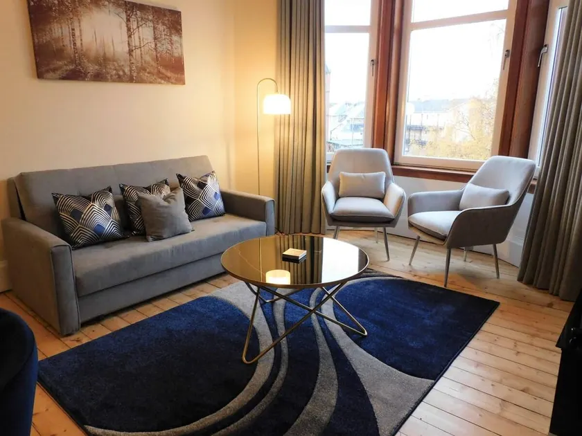 Beautiful & spacious 2 bed apt in Glasgow West End - Image 1