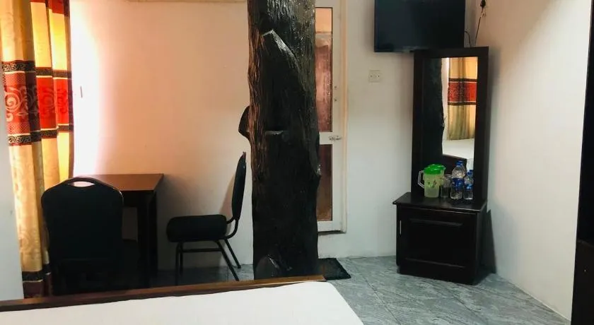 Sunshine Hotel - Image 1