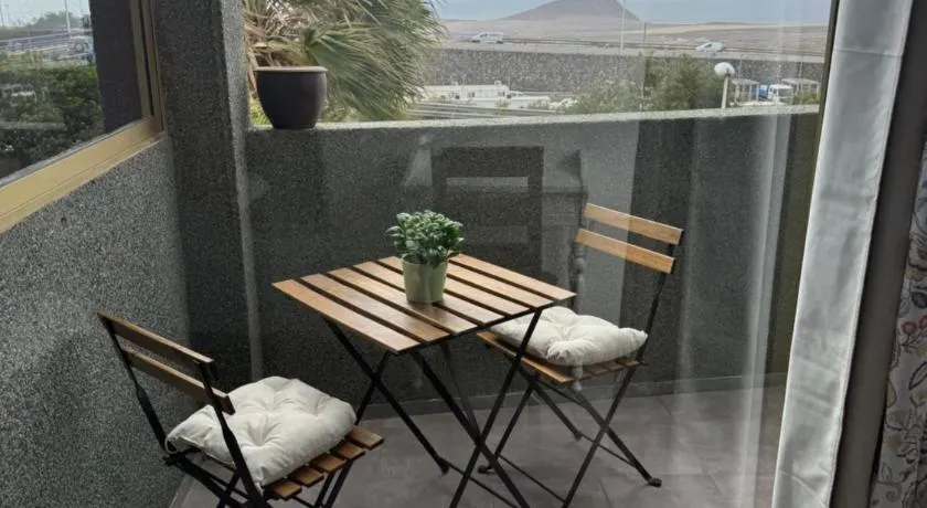 Bonito Apartamento en San Isidro bien situado - Image 1