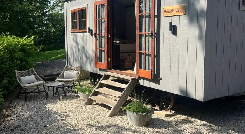 Woodside Shepherd Hut with free parking - Hawsker near whitby - Image 1